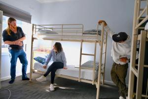 Pint On Punt Backpackers