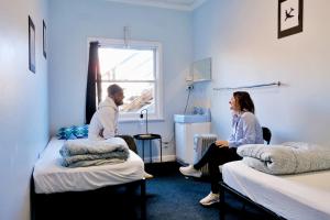 Pint On Punt Backpackers