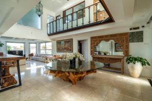 Awanah Villa - Spacious 6 Bedrooms with Sauna, Gym and Cinema