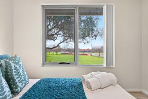 Stylish Corporate Stay with Wi-Fi & Parking