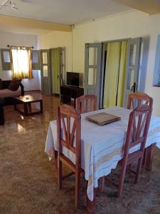 Maison 2 chambres avec jardin - Foulpointe