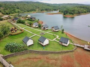 Sofias Lake Resort Cavinti