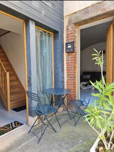 Appartements Proche passerelle et cathedrale : Appartement 1 Chambre