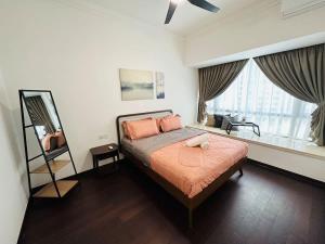 Emerald Homes at R&F - free WiFi & 1 carpark - Dual-Key