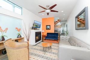 Modern Oceanview Tri-Level Condo Steps From The Beach By Beachview Rentals