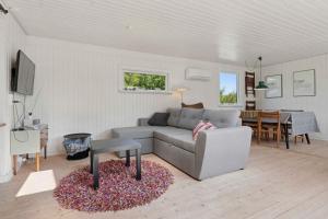 Cozy House Near Beach And Town