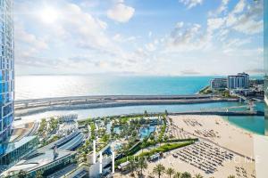 LUX The JBR Beach Sea View Suite