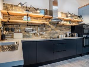 Cowshed 2 - Uk35458