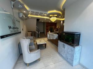 The Monark Inn