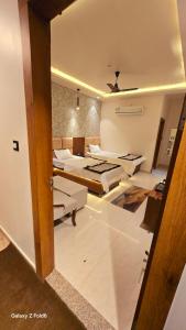 The Monark Inn