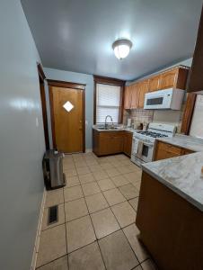 2bd 2ba home w office near Obama Library & museums