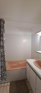 Maisons de vacances Locations LAC VERDON Climatisation : Maison 1 Chambre