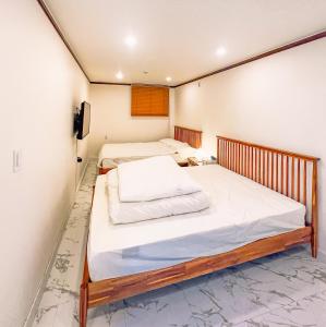 5BR Family House, Myeongdong 7 minutes, Gwanghwamun 10 minutes, Namsan view, Patio