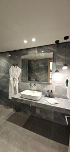 S & E luxury city residences