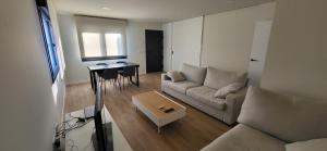 Casa doble con piscina a 1000 m de la playa