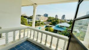 Creative Bangkok Bed