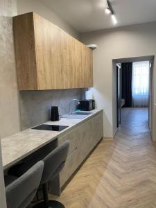 Фурманська, 3 (центр)