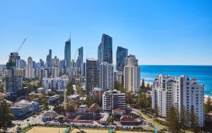 Luxe 3bd Ocean & City views 2 Min beach OPUS