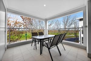 Modern Coastal Retreat 2BR Apt in Rockingham