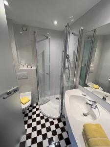 Double Room with Balcony and Lake View room in Seehotel Hoffmann