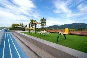 Fairway Escape - Golf View 1BR with Balcony in Laguna