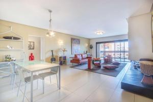 Apartment with Private Rooftop & Jaccuzzi