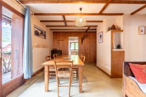 Chalets Les Gites Le pas de l-ours : photos des chambres