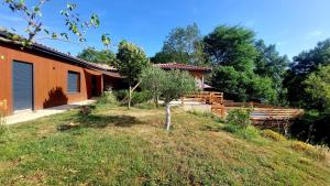 Villas Maison et piscine bien situee en sud ardeche tres grand jardin : photos des chambres