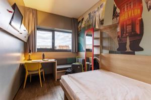 Single Room room in MEININGER Hotel Berlin Airport