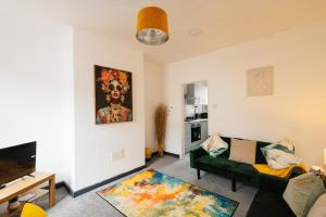 Stylish Boho Home, Contractors, 6 Beds, Garden and Free Parking