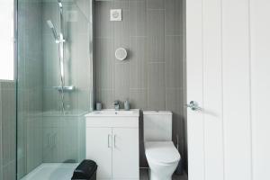 Stylish Boho Home, Contractors, 6 Beds, Garden and Free Parking