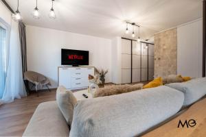 MoHost First - Mountain View Oasis