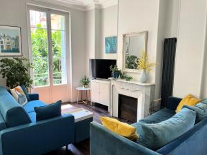 Berlioz Blue AP4458 by Riviera Holiday Homes