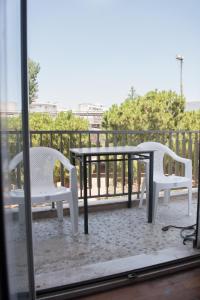 Minimal Flat in Historic Kerameikos by ΜΡS