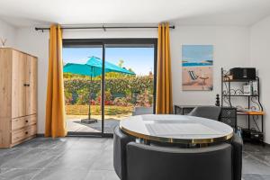 Appartements Studio 890 : photos des chambres