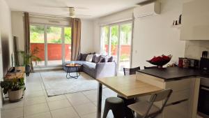 Appartements T4 avec grande terrasse - BBQ - parking : photos des chambres