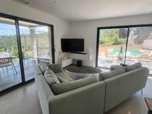 Villas Villa avec piscine et jolie vue sans vis a vis : photos des chambres