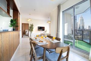 Panoramic Burj & Fountain Views 2BR