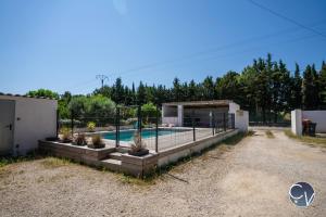 Appartements Appartement avec Piscine proche Avignon et Uzes : Appartement 1 Chambre