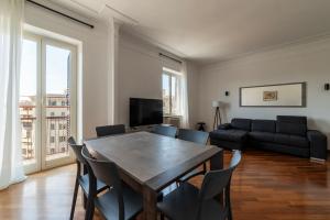 GuestHost - Bright Apartment in Metro San Giovanni