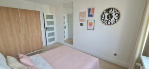 Nowoczesny jasny apartament nad Jeziorem