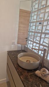 Luxe - New - Centre - 100m2 - Full clim - 3BDR - 3BTHR - 3WC - pkg