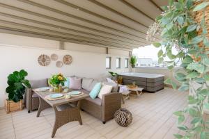 Sky Suite with View & Jacuzzi