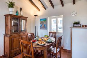 Appartements #50 Contesso Duplex -1BDR, Sea View Terrace & AC : photos des chambres