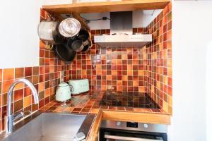 Appartements #50 Contesso Duplex -1BDR, Sea View Terrace & AC : photos des chambres