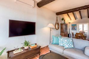 Appartements #50 Contesso Duplex -1BDR, Sea View Terrace & AC : photos des chambres