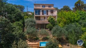 Villas Belle Villa avec Superbe vue, Piscine et Jacuzzi : photos des chambres