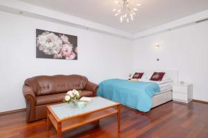 Krupnicza Family Studio with AC Quiet Krakow Old Town by Noclegi Renters