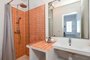 Tres Corazones by Aguilarent