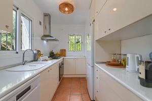 Tres Corazones by Aguilarent